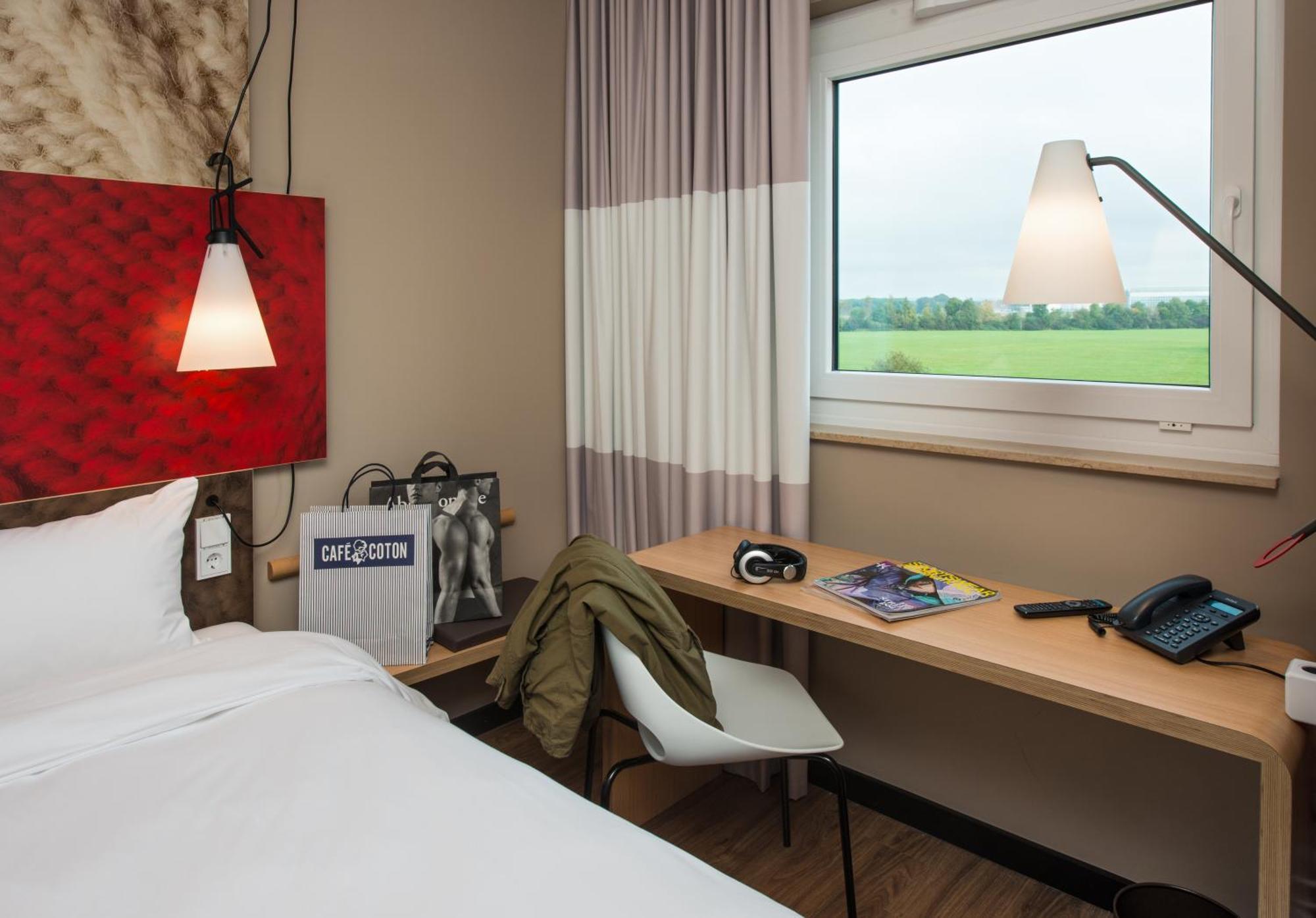Отель Ibis Muenchen Airport Sued Халльбергмос Номер фото