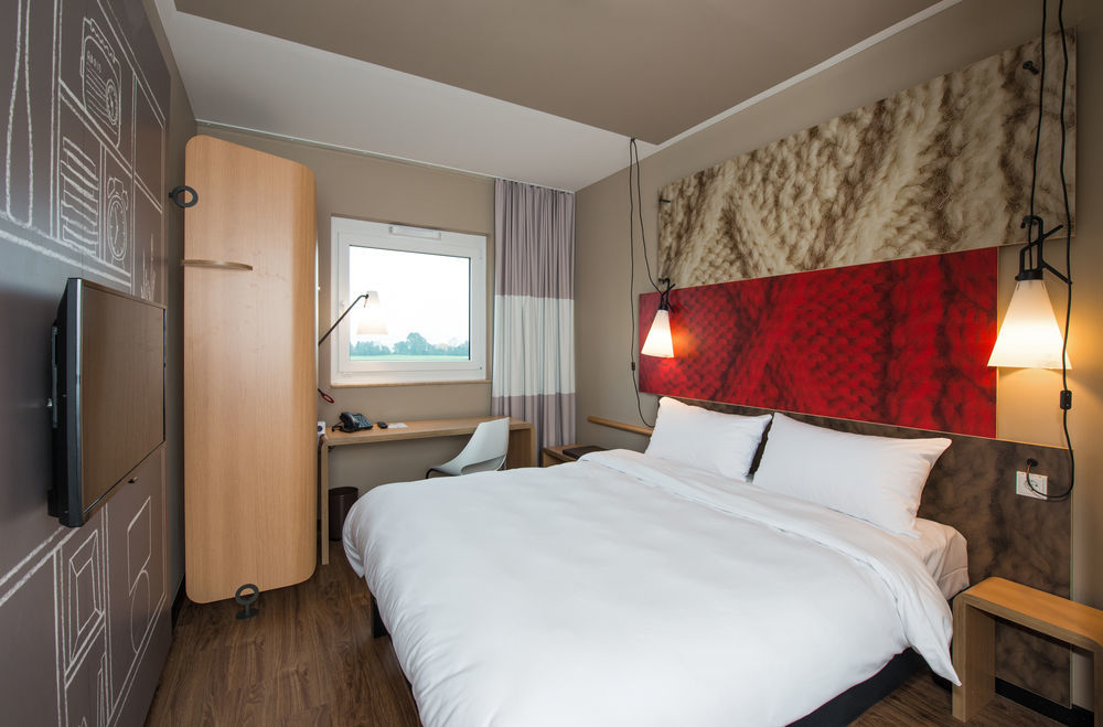 Отель Ibis Muenchen Airport Sued Халльбергмос Экстерьер фото