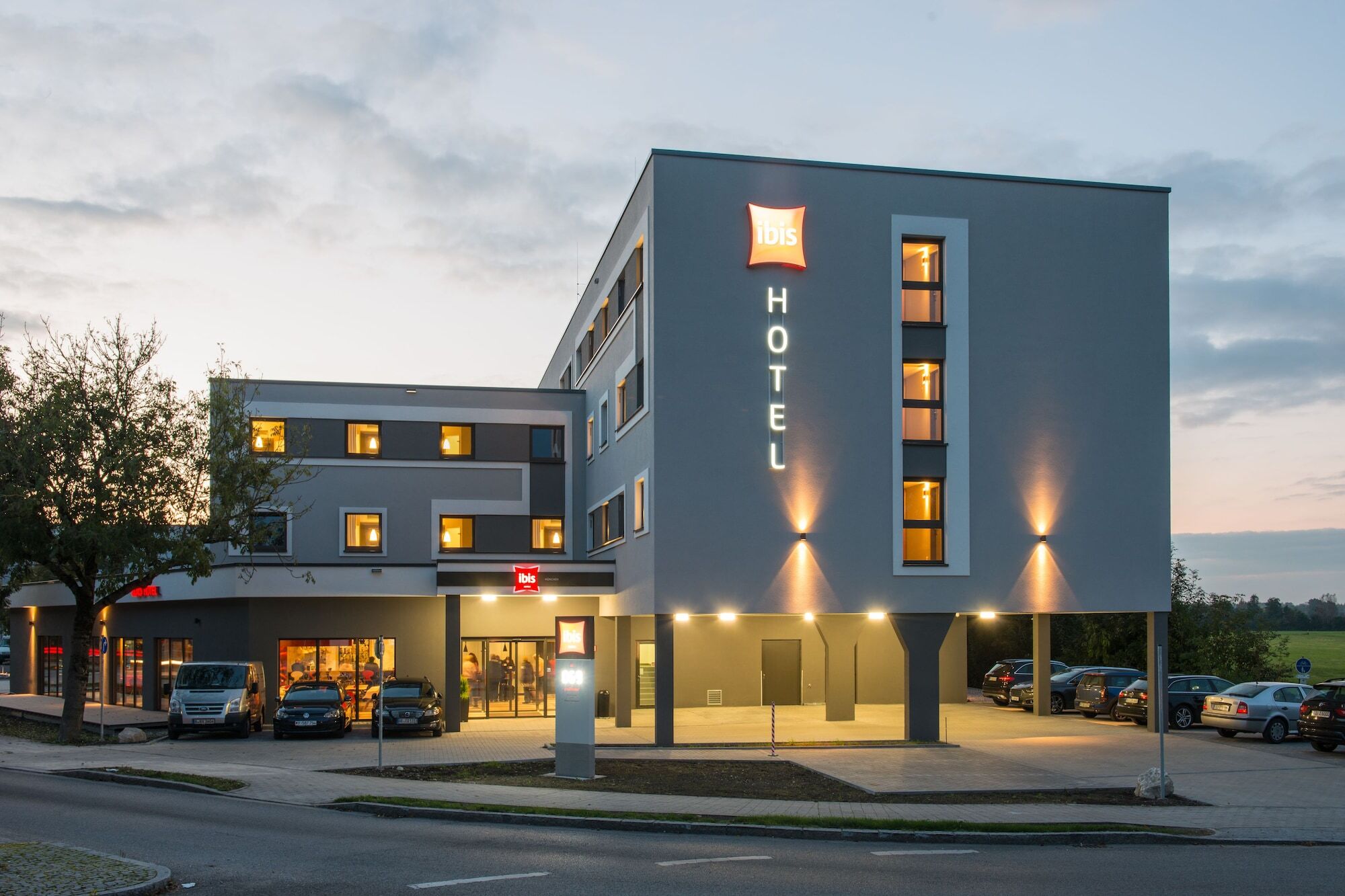 Отель Ibis Muenchen Airport Sued Халльбергмос Экстерьер фото